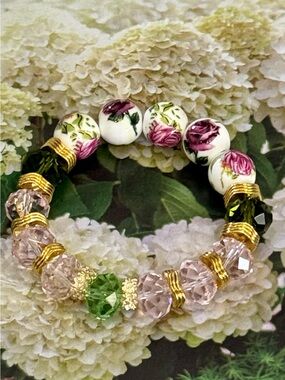 Hand Crafted Floral Gemstone and Crystal Beaded Bracelet Pink 6 3/4”